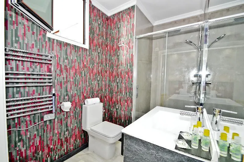 The Zentral Arenal Suites Sevilla