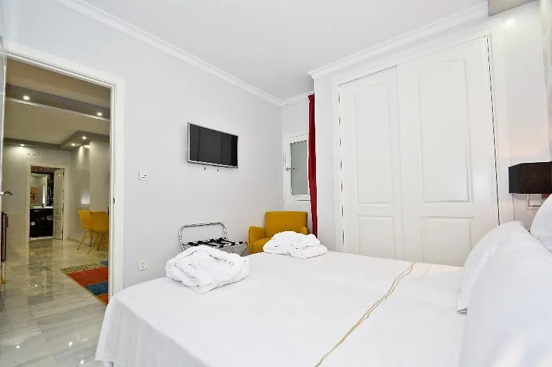 The Zentral Arenal Suites Sevilla 0*,