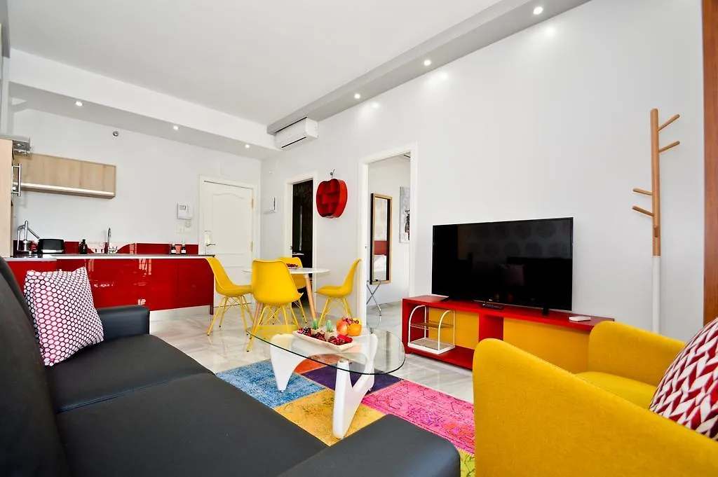 The Zentral Arenal Suites Seville Apartment