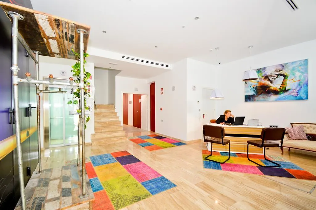 The Zentral Arenal Suites Seville